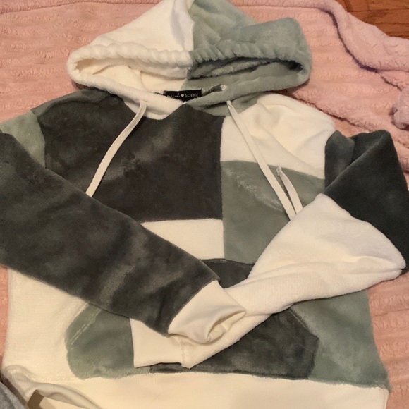 Green patterned hoodie - Picture 1 of 2